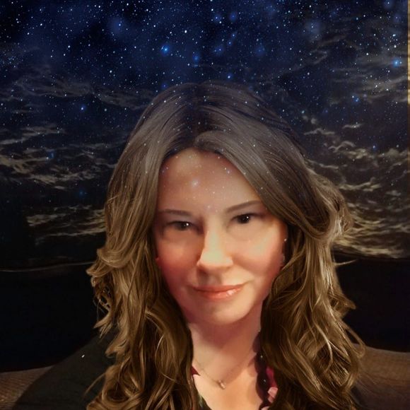 Meet your Posher, Lydia - Picture 1 of 1